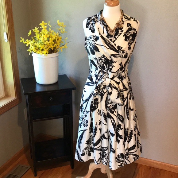 Jessica Howard Dresses & Skirts - Like new Jessica Howard pleated dress size 6